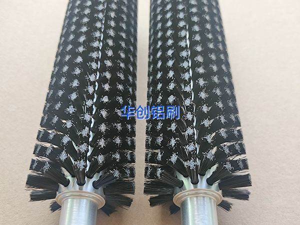 自動化刷輥在工業(yè)生產中越來越多的領域得到了應用